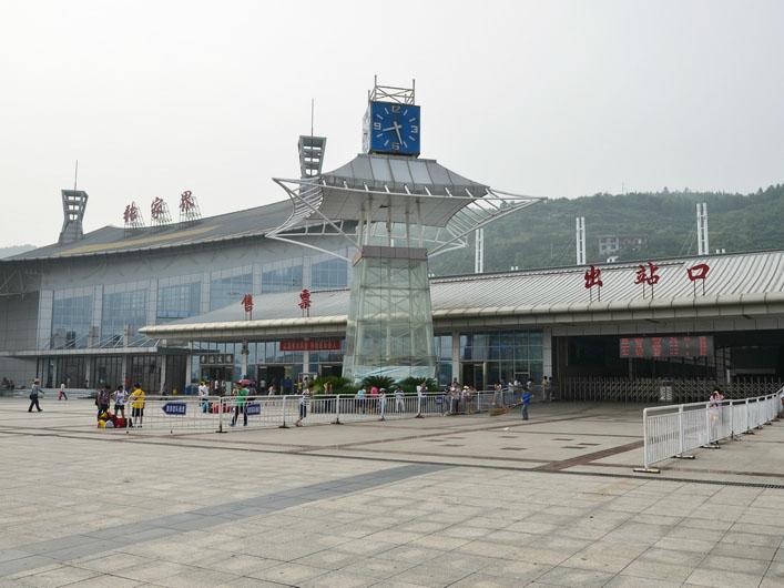 张家界旅游景点大全 张家界旅游攻略 张家界好玩吗